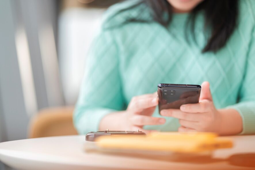 how-consumer-perceptions-of-information-usage-fees-influence-the-adoption-of-micropayments- 