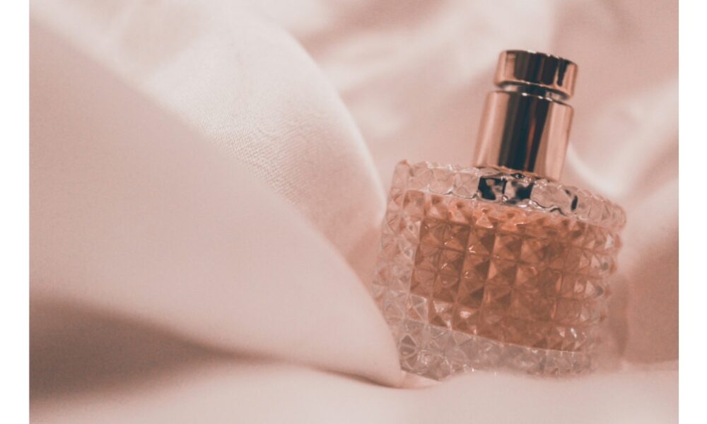how-minimalist-packaging-is-changing-the-perfume-industry